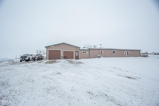 5816 133rd Ave NW, Williston, ND 58801