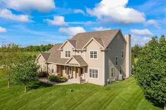 N87W27551 Perennial Terrace, Hartland, WI 53029