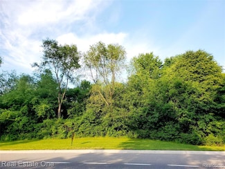 000 N Adams Rd, Troy, MI 48098