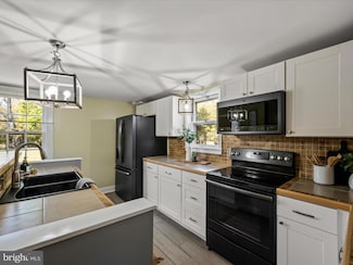 7 South St, Kearneysville, WV 25430