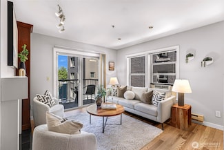 506 E Howell St Unit E212, Seattle, WA 98122