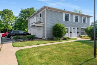 1515 Woodcutter Ln Unit D, Wheaton, IL 60189