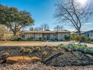 526 E Nottingham Dr, San Antonio, TX 78209