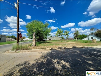 1005 Bridge St, Lampasas, TX 76550