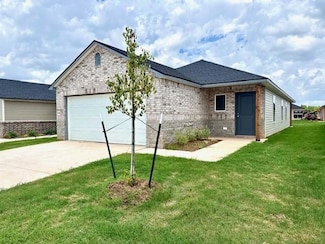 3612 Blue Ave, Mustang, OK 73064
