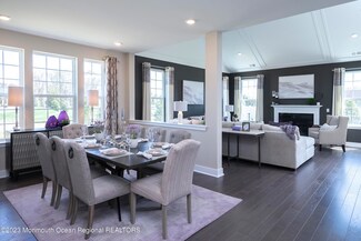 3 Galerie Ct, Monroe, NJ 08831