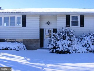 511 Hilltop Rd, Myerstown, PA 17067