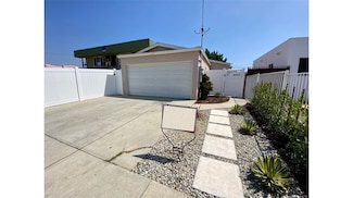 11634 Cedar Ave, Hawthorne, CA 90250