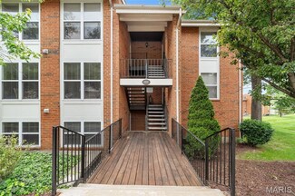 1932 Green Glen Dr Unit 203, Kirkwood, MO 63122
