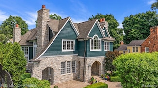 620 Lakeside Dr, Birmingham, MI 48009