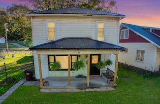 33 S High St, Glouster, OH 45732