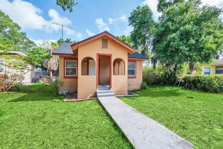 136 W Orange Ave, Lake Wales, FL 33853