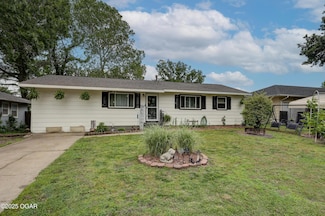 2408 Lincoln Ave, Baxter Springs, KS 66713