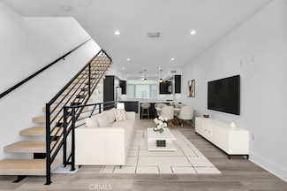 11304 Victory Blvd, Los Angeles, CA 91606