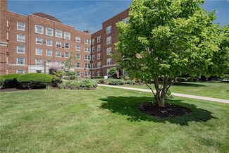 19201 Van Aken Blvd Unit 211, Shaker Heights, OH 44122