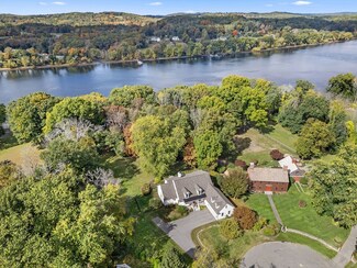 6 Arrowhead Ln, Groveland, MA 01834