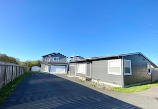 1909 11th St, Arcata, CA 95521