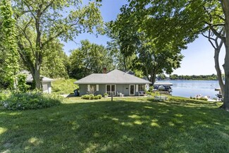 35 Lane 280e Hamilton Lake, Hamilton, IN 46742