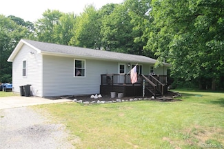 12850 East Rd, Burt, MI 48417