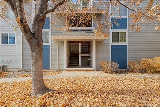 1301 S Cathay Ct Unit 202, Aurora, CO 80017