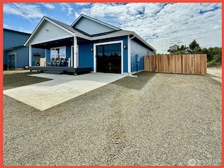 923 Ocean Shores Blvd SW, Ocean Shores, WA 98569