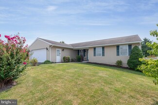 21 Central Dr, Newmanstown, PA 17073