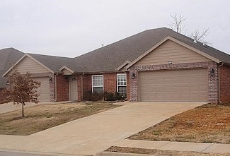 213 Copper Oaks Dr, Centerton, AR 72719