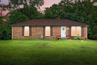 305 Barry Dr, Clarksville, TN 37040