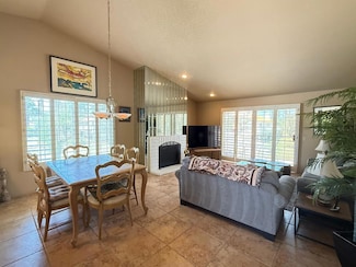 688 Vista Lago Cir N, Palm Desert, CA 92211