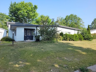 82 Wood Lake Rd, Kinross Charter Township, MI 49788