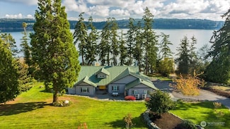 1447 Everette Ln, Freeland, WA 98249