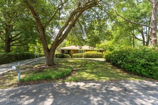211 Spruce Cir, Wilmington, NC 28403