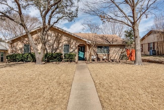 10831 Hayfield Dr, Dallas, TX 75238