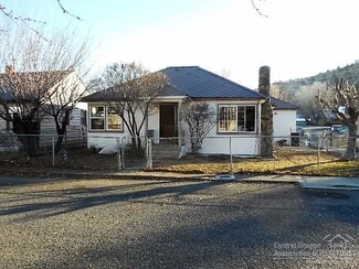 228 NW 2nd Ave, John Day, OR 97845