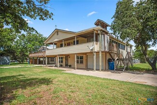 706 Madison Ave, Port O'Connor, TX 77982