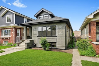 2822 N Keating Ave, Chicago, IL 60641