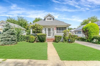 2 Florence St, North Baldwin, NY 11510