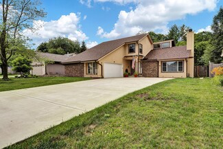 518 Sunnyside Ave, Gurnee, IL 60031