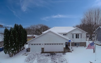 1416 Hillside Ct, Sauk Rapids, MN 56379