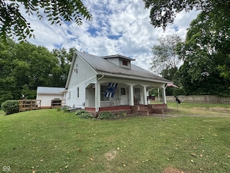 301 S Maple St, Veedersburg, IN 47987