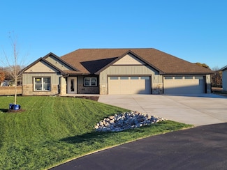 19547 Butternut St NW, Oak Grove, MN 55011