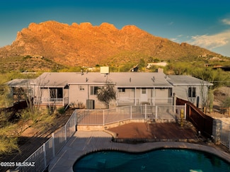 9001 N Riviera Dr, Tucson, AZ 85704