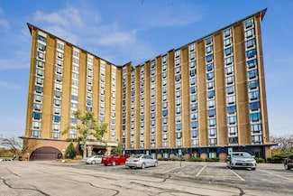 1 Renaissance Place Unit 1220, Palatine, IL 60067