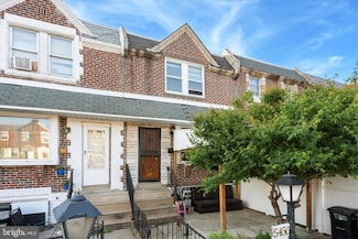 5450 Erdrick St, Philadelphia, PA 19124