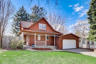 239 Oakwood Dr, Shoreview, MN 55126