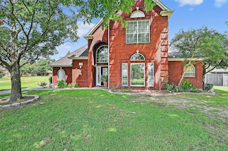 736 Kiowa Dr W, Gainesville, TX 76240