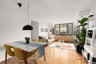 200 Rector Place Unit 32L, New York, NY 10280