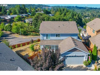 381 SE Regan Hill Loop, Estacada, OR 97023