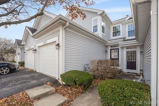 1441 Walnut Hill Ave, Saint Charles, IL 60174