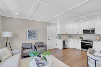 500 1st Ave, New Hyde Park, NY 11040